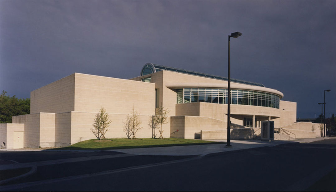 Robert McLaughlin Gallery Expansion, Oshawa, designed in 1984. This was the gallery's first expansion, which costed $5.4 million. Photo courtesy of the Erickson Estate Collection.