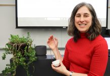 Green thumbs meet 3D printing at campus library